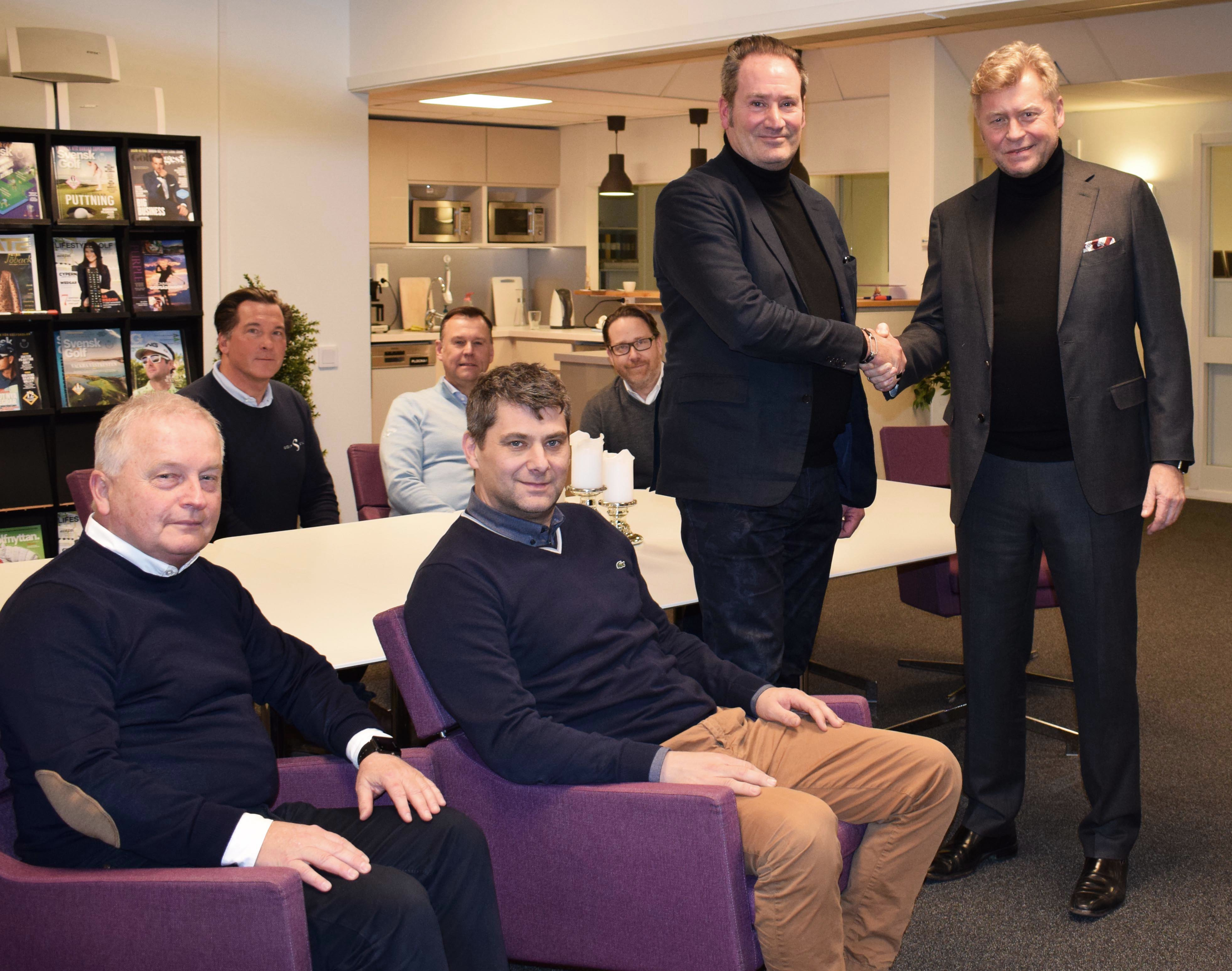 Från vänster: Stefan Silfver, Magnus Olofsson, Karl-Johan Lindahl och Tony Trigell. Bakom från vänster: Anders Degling, Peter Guterstam och Olof Ehrenkrona